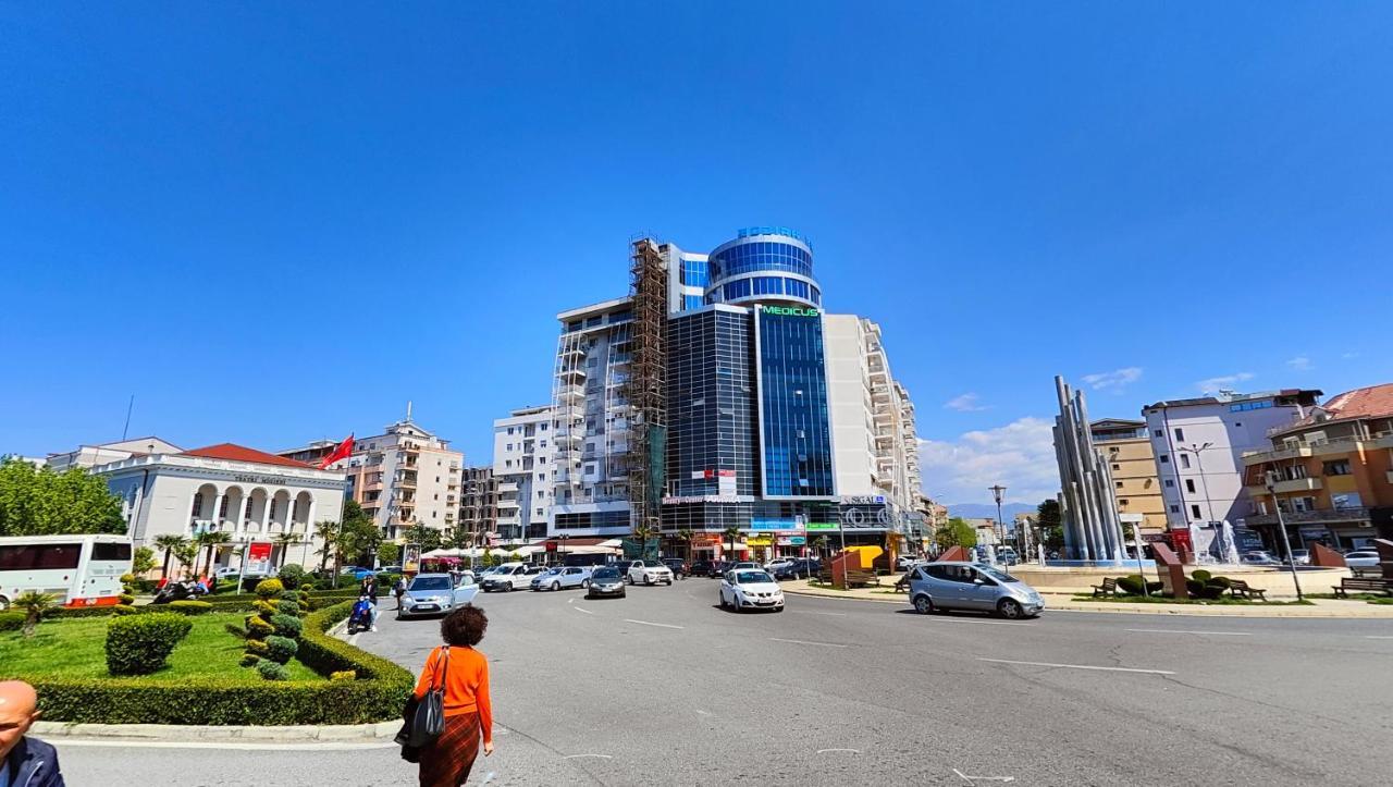 Appartamento Aria Con Vista Sul Teatro Migjeni Shkodër 外观 照片