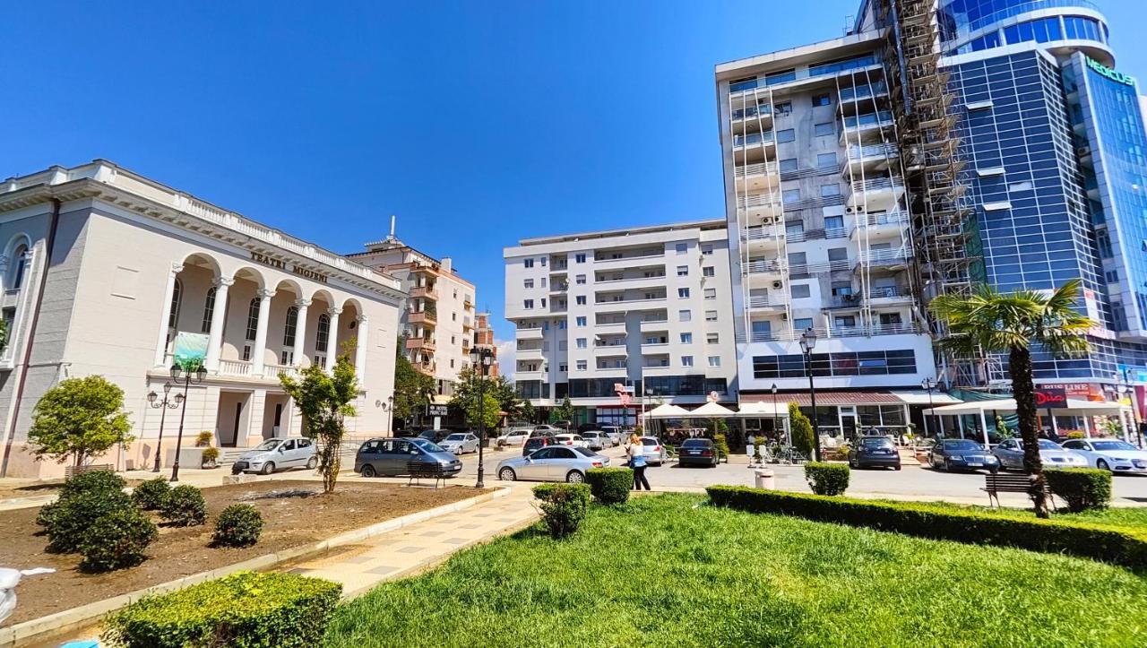 Appartamento Aria Con Vista Sul Teatro Migjeni Shkodër 外观 照片