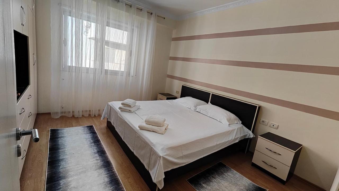Appartamento Aria Con Vista Sul Teatro Migjeni Shkodër 外观 照片
